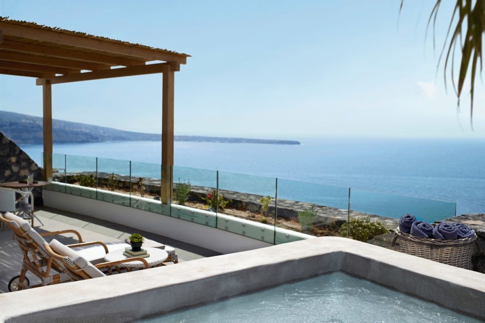 5_santo-maris-oia_exclusive-junior-suite-sunset-sea-view_1