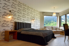 karpenisi-forest-suites-black-junior-suite-bedroom