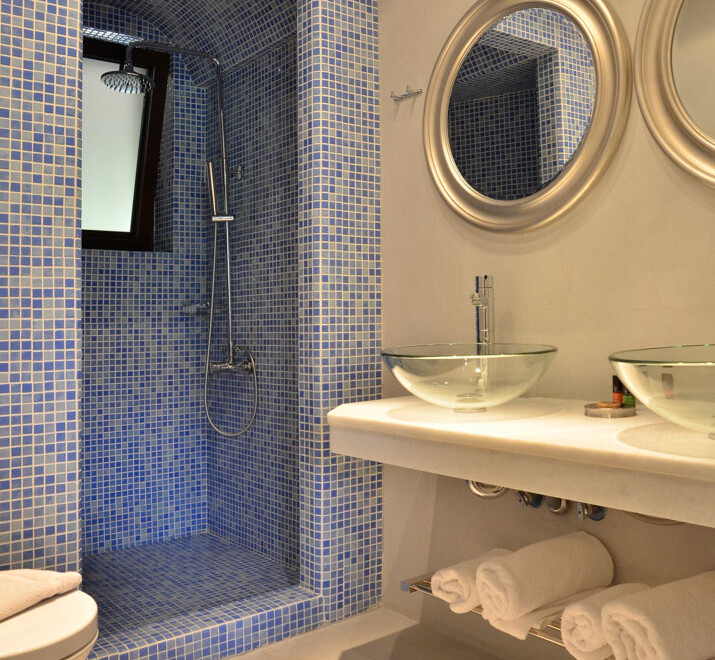 karpenisi-forest-suites-blue-deluxe-suite-bathroom-shower