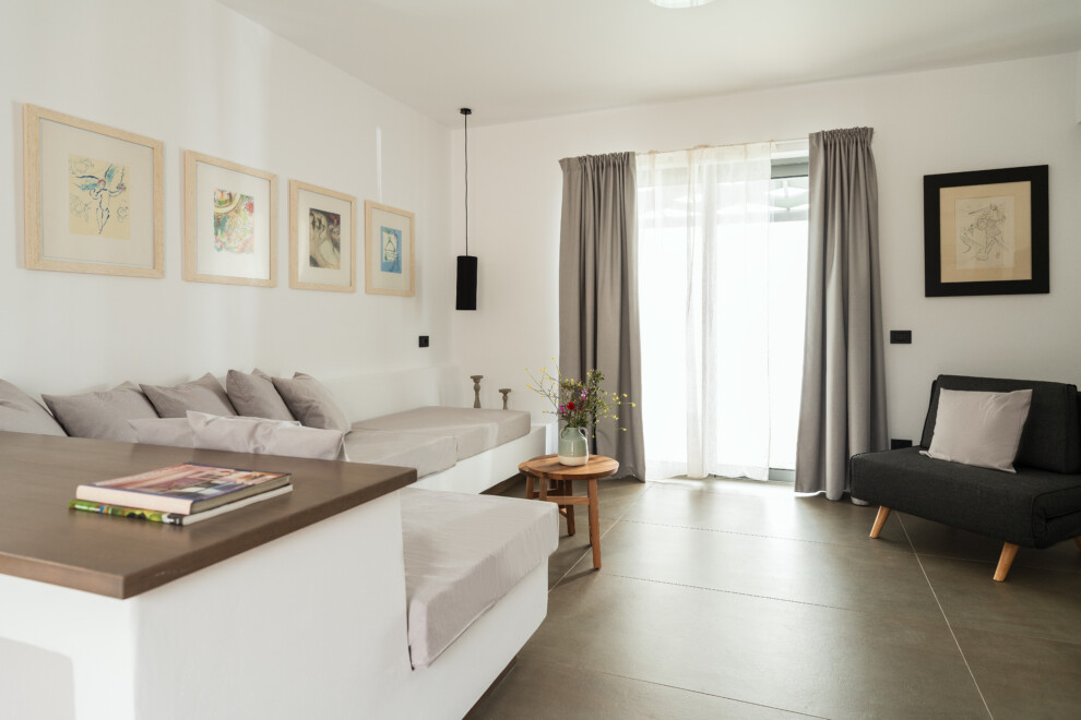 LIVING ROOM AREA GENERAL FOR BOTH TYPES OF SUITES