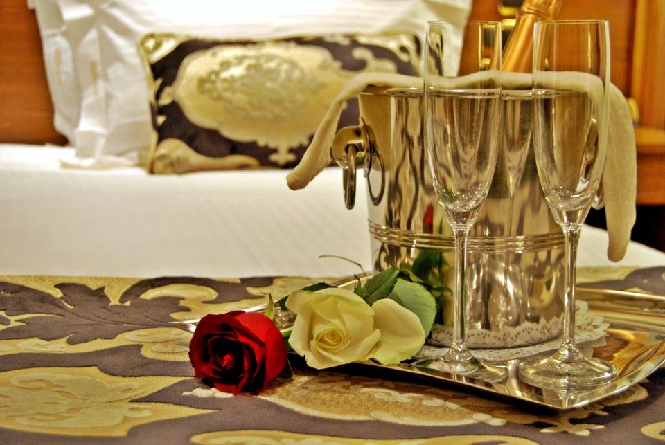 Ava Hotel & Suites