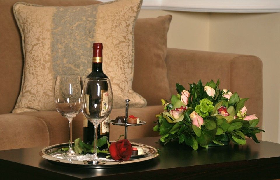 Ava Hotel & Suites