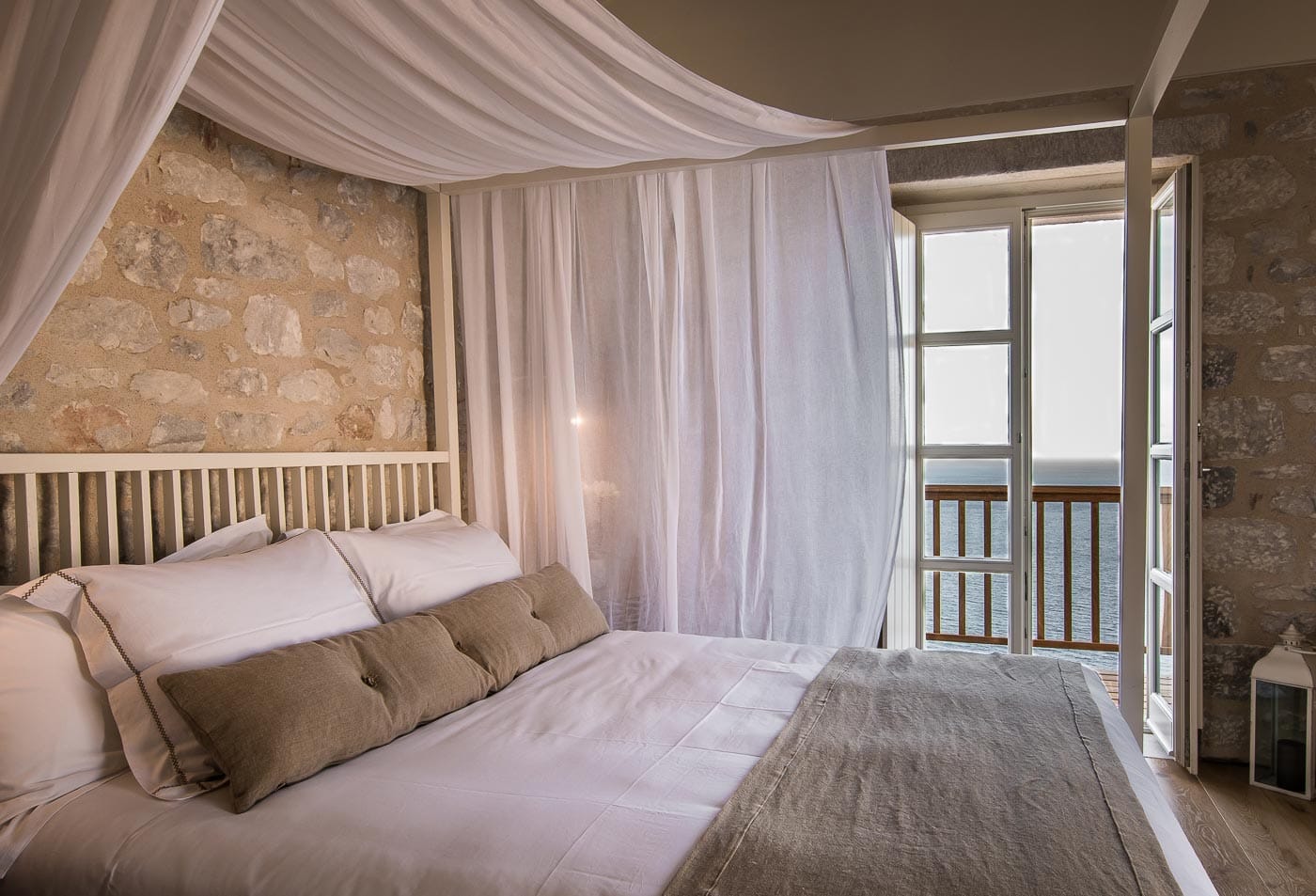 Bassa Maina Villas & Suites