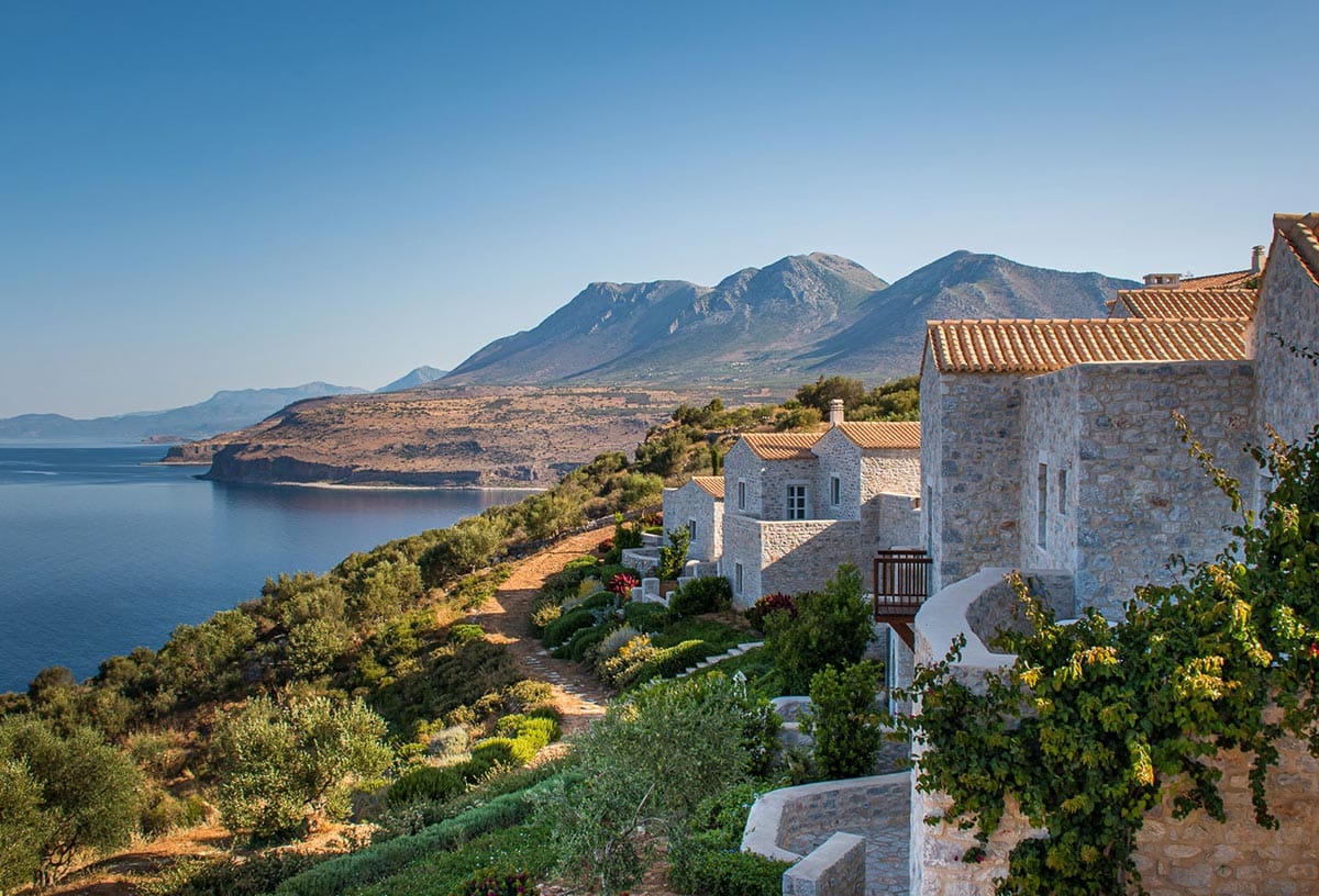 Bassa Maina Villas & Suites