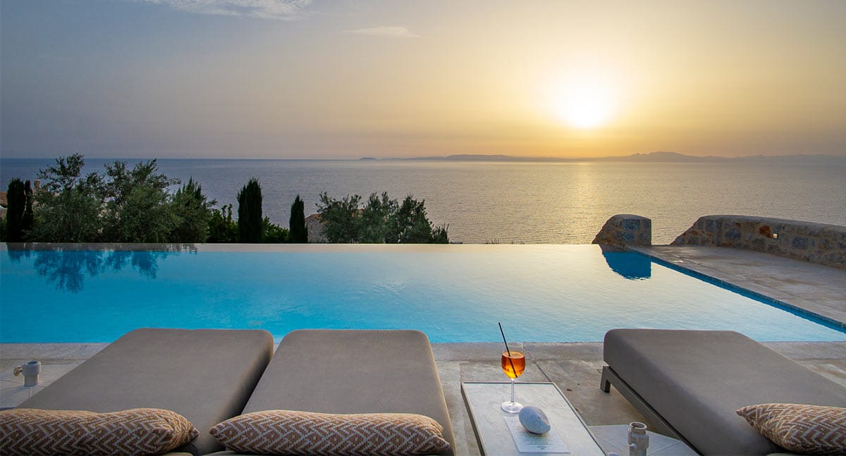 Bassa Maina Villas & Suites