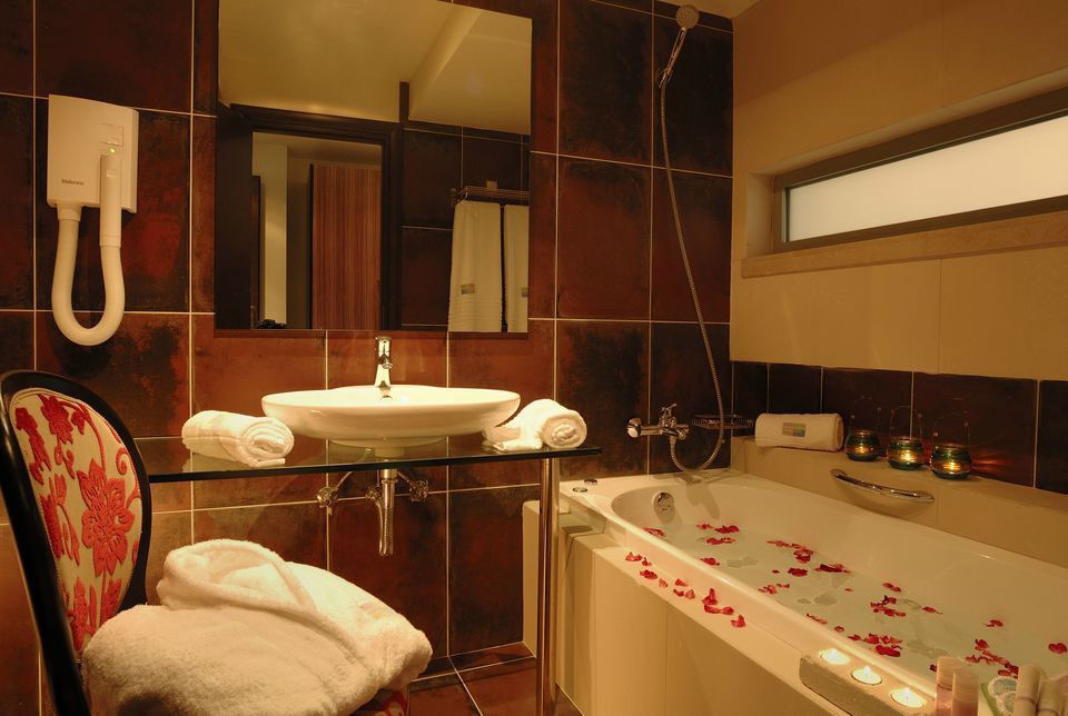 Angela Suites Boutique Hotel