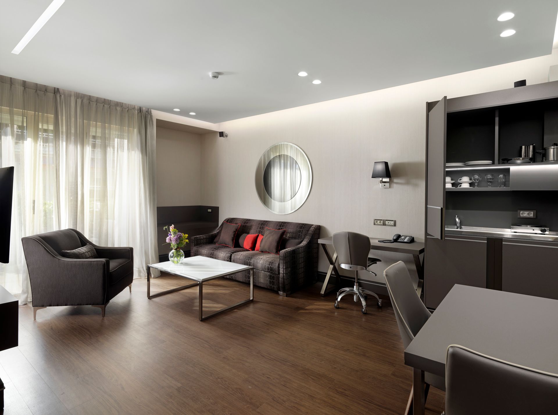 Holiday Suites