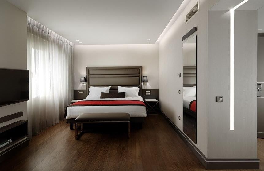 Holiday Suites