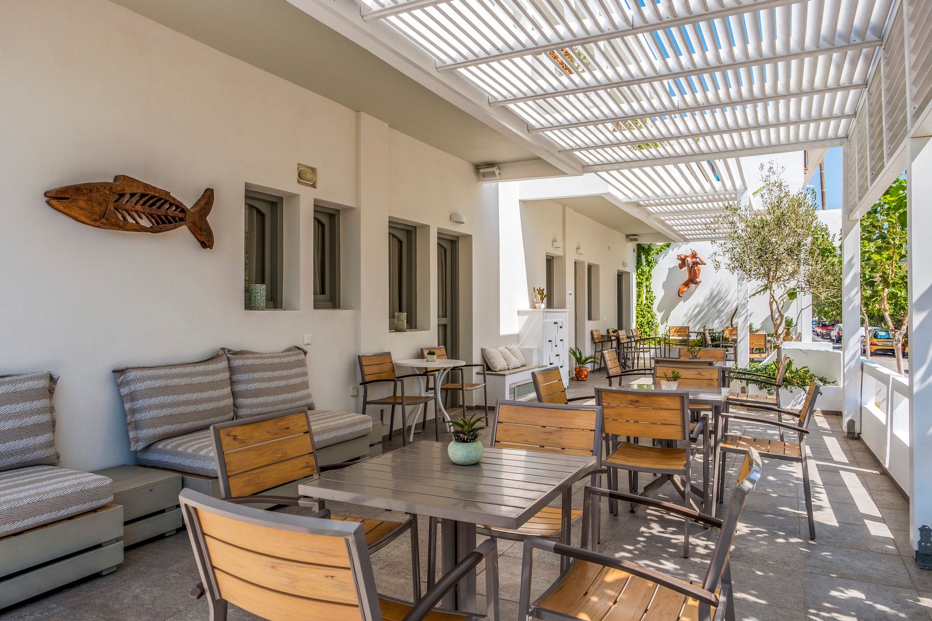 Aris Art Hotel