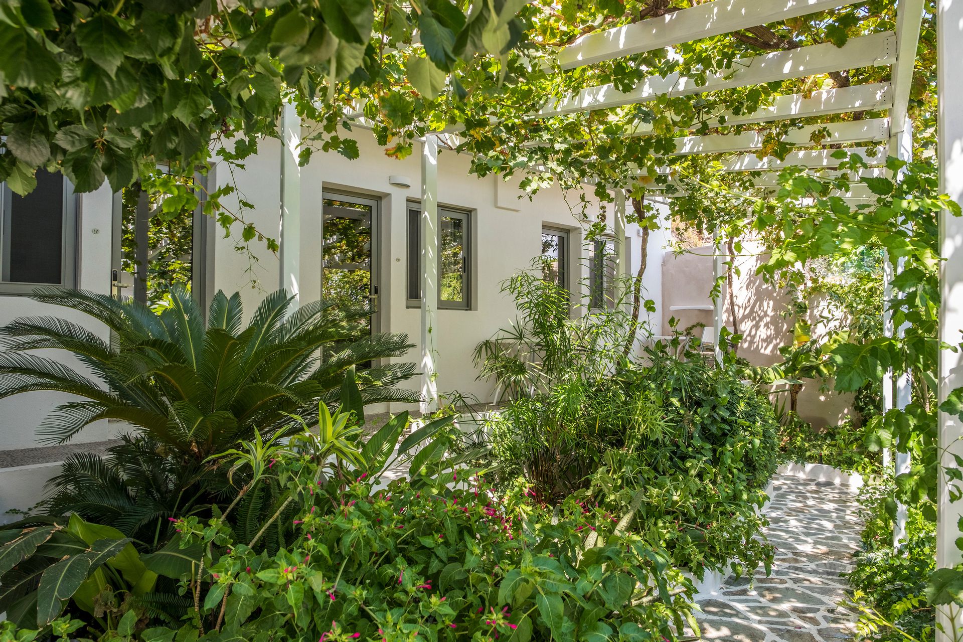 Aris Art Hotel
