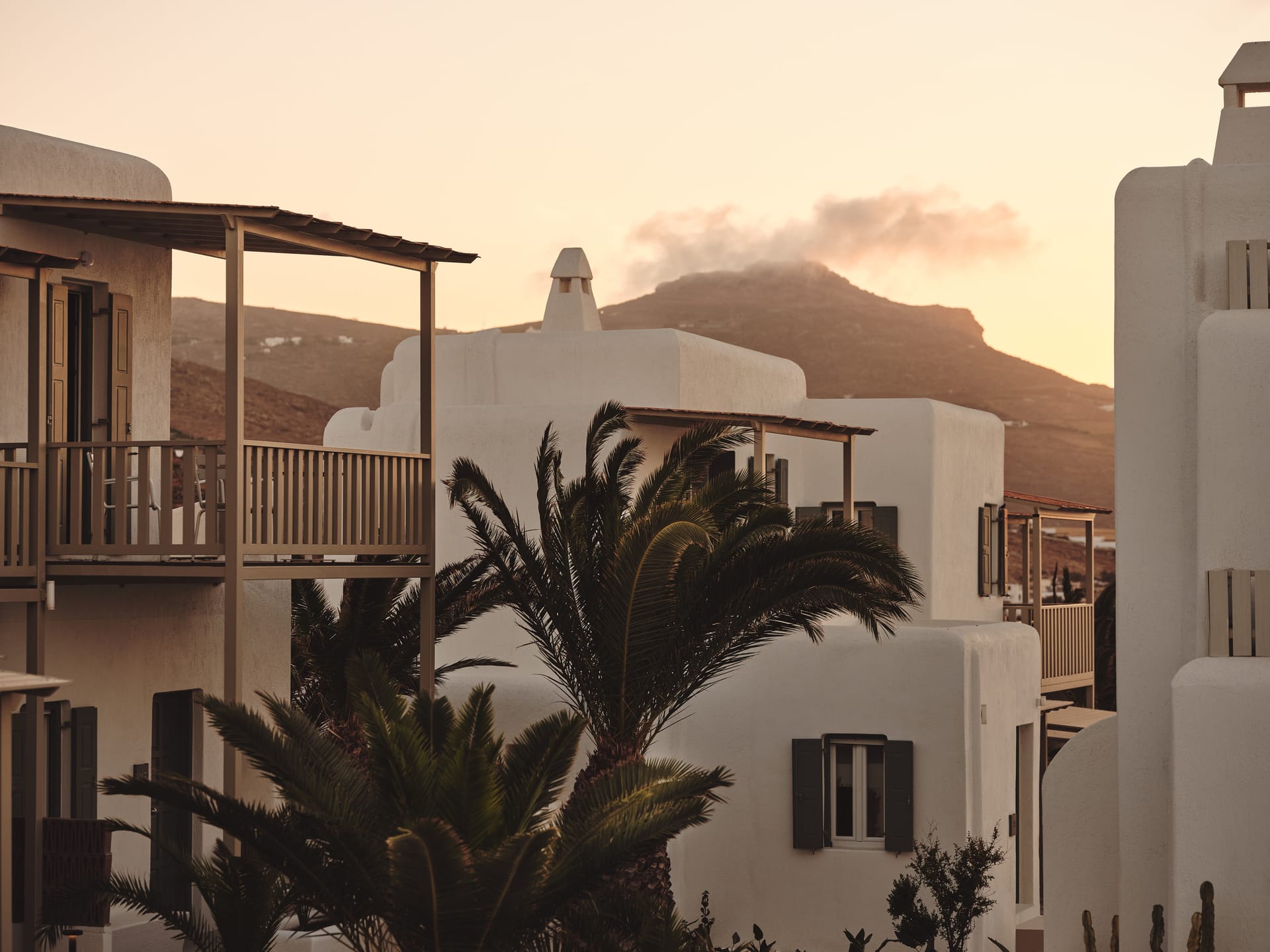 NUMO Mykonos