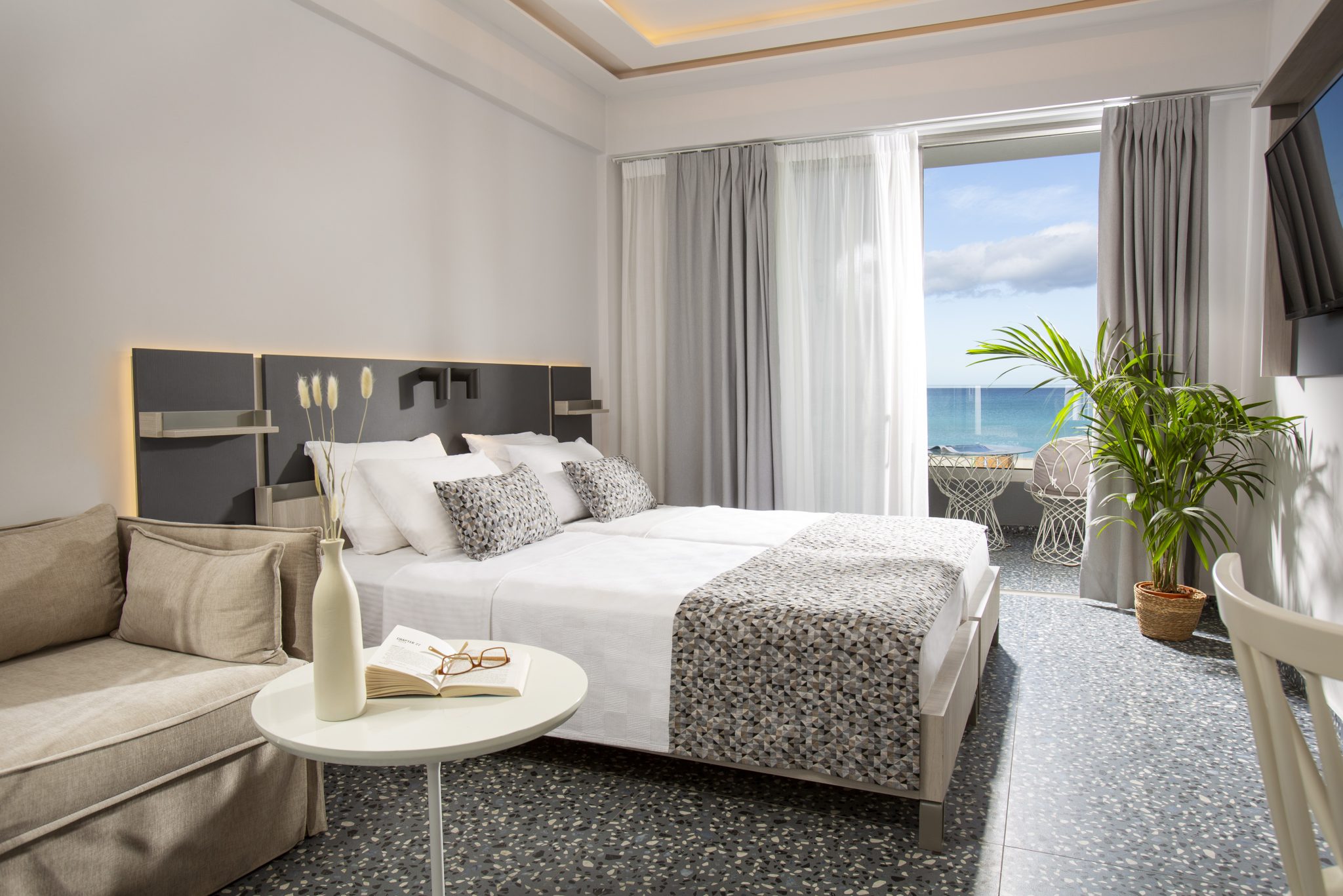 Pearl SeaBreeze Suites